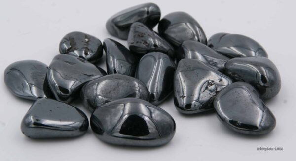Hématite pierre roulée disponible dans notre boutique le monde des stones à charroux