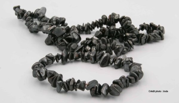Hématite bracelet baroque disponible dans notre boutique le monde des stones à charroux