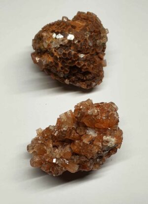 Aragonite brute cristallisée disponible dans notre boutique Le Monde des Stones à Charroux