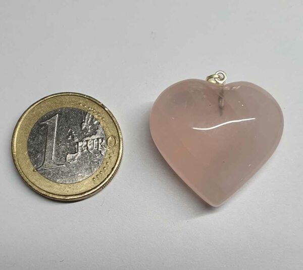 Quartz rose pendentif coeur disponible dans notre boutique le monde des stones à charroux