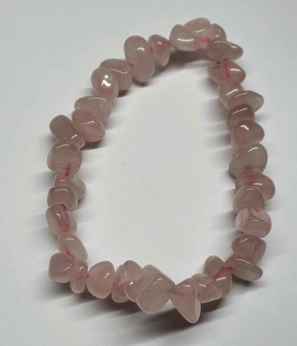 Quartz rose bracelet baroque disponible dans notre boutique Le Monde des Stones à Charroux