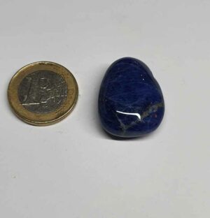 Sodalite cabochon percé disponible dans notre boutique Le Monde des Stones à Charroux