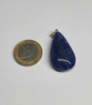 Sodalite pendentif goutte disponible dans notre boutique le monde des stones à charroux