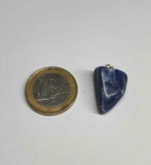 Sodalite pendentif pierre roulée disponible dans notre boutique Le Monde des Stones à Charroux