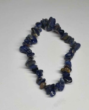 Sodalite bracelet baroque disponible dans notre boutique Le Monde des Stones à Charroux
