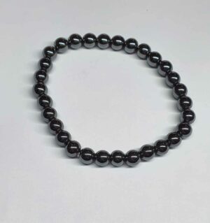 Hématite bracelet boule 6mm disponible dans notre boutique Le Monde des Stones à Charroux