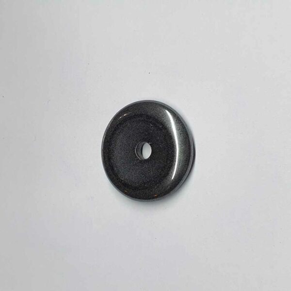 Hématite pendentif donuts disponible dans notre boutique Le Monde des Stones à Charroux