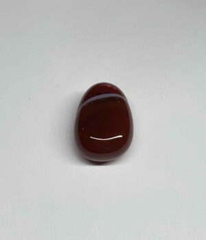 Cornaline cabochon percé disponible dans notre boutique Le Monde des Stones à Charroux
