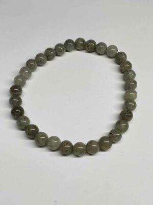 Labradorite bracelet boule 6mm disponible dans notre boutique Le Monde des Stones à Charroux