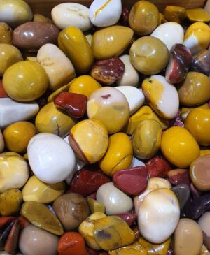 Jaspe mokaïte pierre roulée disponible dans notre boutique Le Monde des Stones à Charroux