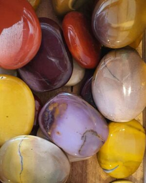 Jaspe mokaïte galet plat disponible dans notre boutique Le Monde des Stones à Charroux