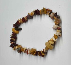 Jaspe mokaïte bracelet baroque disponible dans notre boutique Le Monde des Stones à Charroux