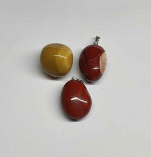 Jaspe mokaïte pendentif pierre roulée disponible dans notre boutique Le Monde des Stones à Charroux