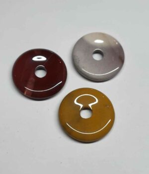 Jaspe mokaïte pendentif donuts disponible dans notre boutique Le Monde des Stones à Charroux