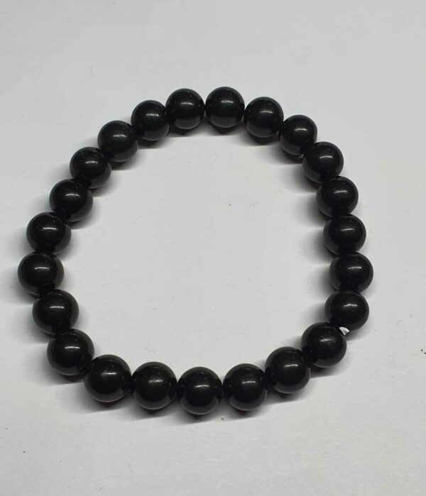 Shungite bracelet boule 8mm disponible dans notre boutique Le Monde des Stones à Charroux
