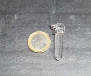 Cristal de roche pendentif pointe biterminée disponible dans notre boutique le monde des stones à charroux