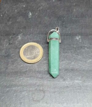 Aventurine verte pendentif pointe biterminée disponible dans notre boutique Le Monde des Stones à Charroux