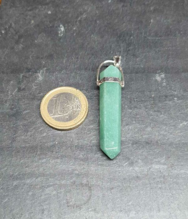 Aventurine verte pendentif pointe biterminée disponible dans notre boutique Le Monde des Stones à Charroux