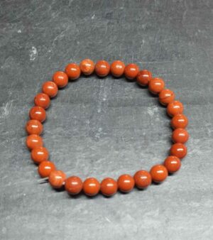 Jaspe rouge bracelet boule 6mm disponible dans notre boutique Le Monde des Stones à Charroux