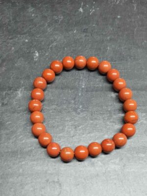 Jaspe rouge bracelet boule 8mm disponible dans notre boutique Le Monde des Stones à Charroux