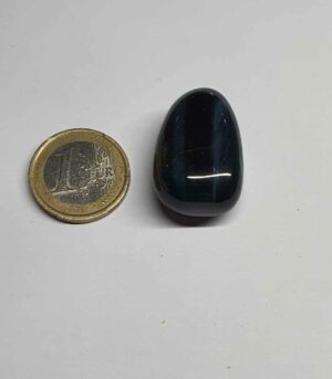 Œil de faucon cabochon percé disponible dans notre boutique Le Monde des Stones à Charroux