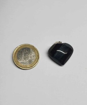Œil de faucon pendentif cœur disponible dans notre boutique Le Monde des Stones à Charroux