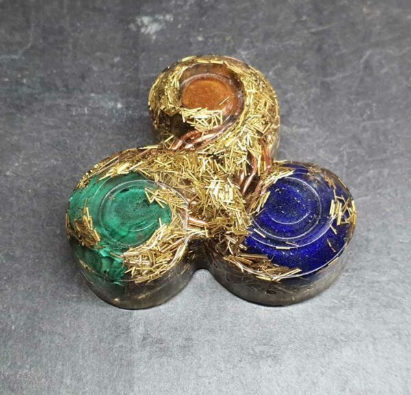 Orgonite anti-douleurs créée et disponible à la boutique Le Monde des Stones à Charroux