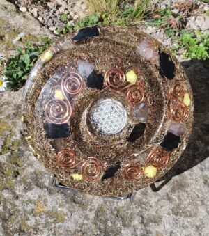 Vortex orgonite créé et disponible à la boutique Le Monde des Stones à Charroux