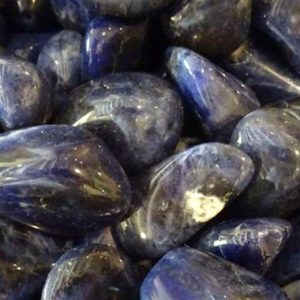 Pierres roulées Sodalite disponible à l'achat dans notre boutique le monde des stones à Charroux