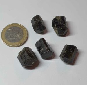 Tourmaline noire biterminée