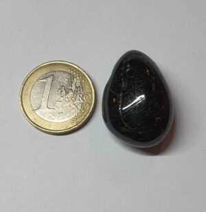 Tourmaline noire cabochon percé