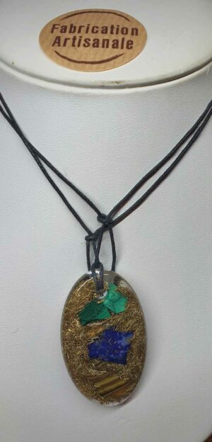 pendentif Orgonite anti-douleurs disponible dans notre boutique Le Monde des Stones à Charroux