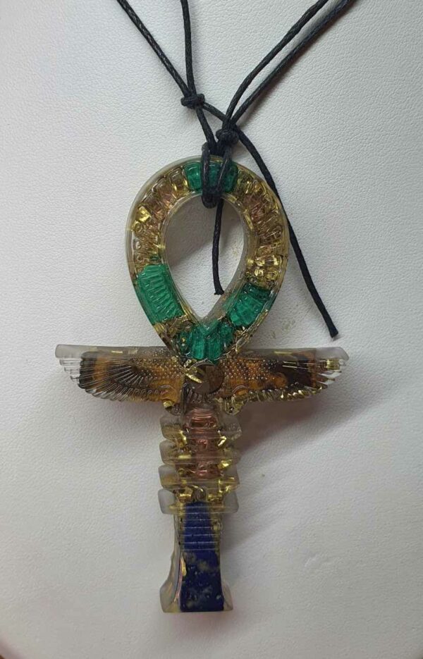 Orgonite anti-douleurs clé Ankh disponible dans notre boutique Le Monde des Stones à Charroux